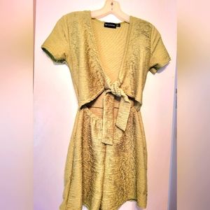 Pretty Little Thing Size 2 Green Plisse Tie Bust Short Sleeve Romper